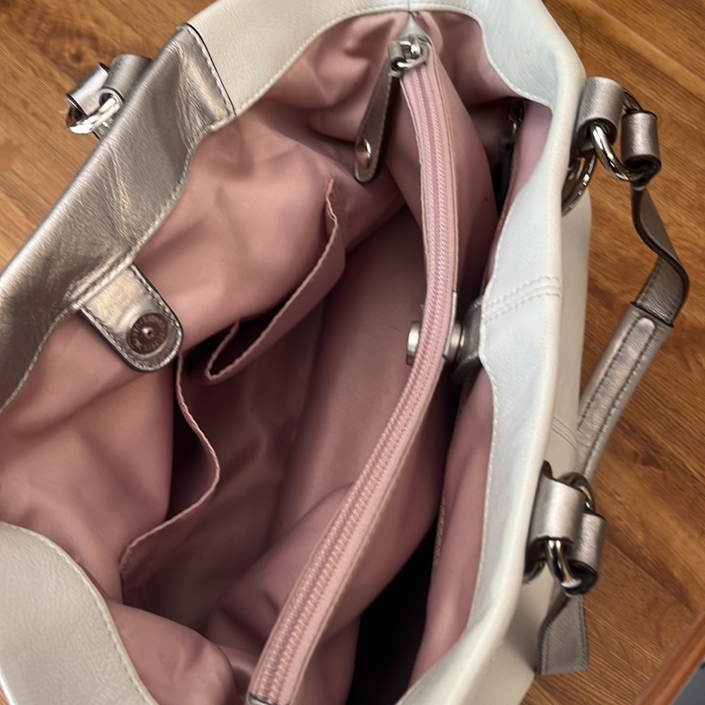 Coach white with silver accent leather shoulder bag, large - Picture 7 of 14
